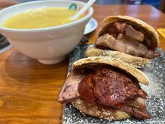 -老天桥酱肉烧饼夹肘子(天桥店)