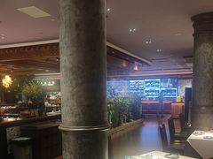 -八府香鸭·啫啫煲(华山路店)