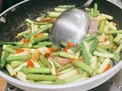 -黄泥岗·地道湖北菜(奥特莱斯店)