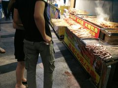 自助取餐区-东门町美食街