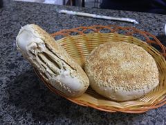 烧饼-清真喜兰老丁羊汤特色小吃