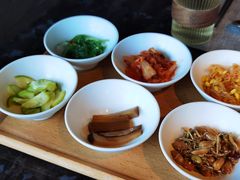 韩式开胃小菜-雾山韩式烤肉·海南糟粕&椰子鸡火锅·海景餐厅(三亚绿发山海天JW万豪酒店)