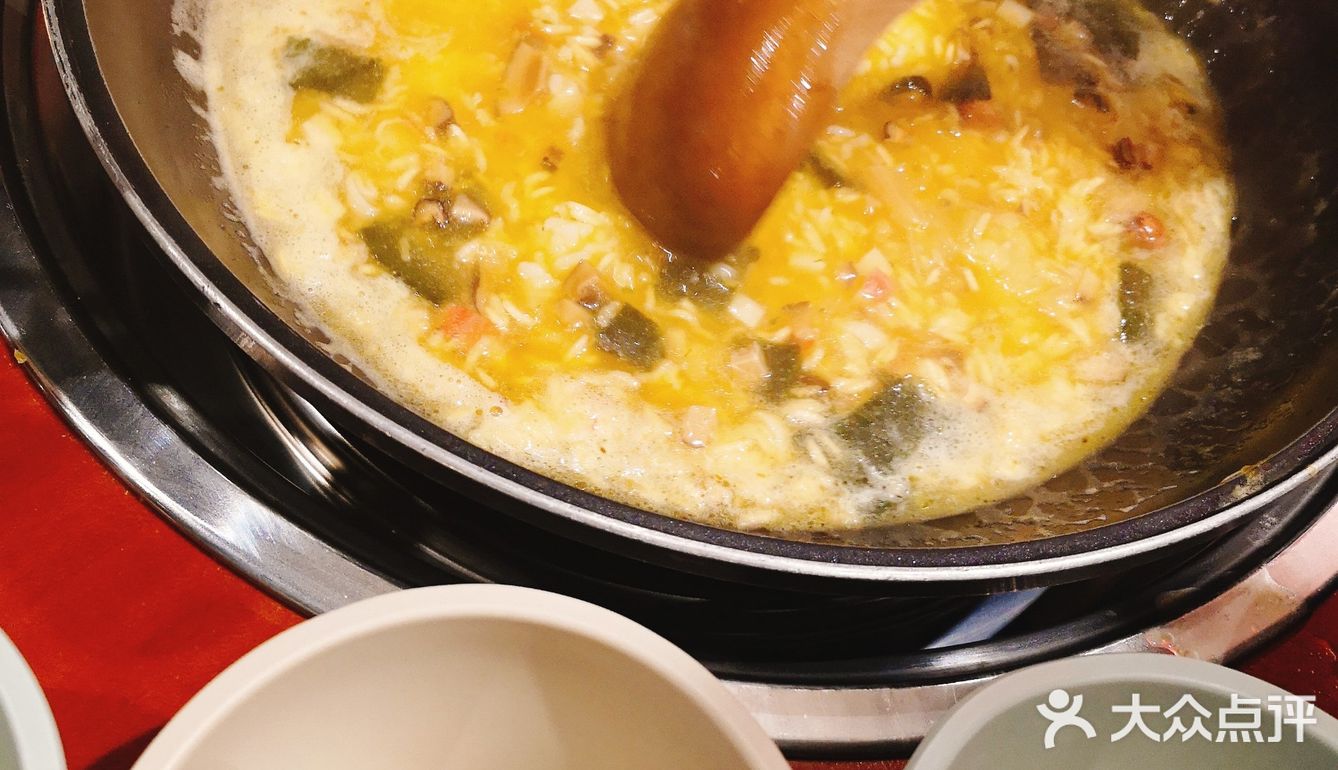 表示这个套餐有点少都没有吃饱，又点了好多吃的