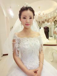 艾米丽新娘造型-艾米丽婚纱礼服