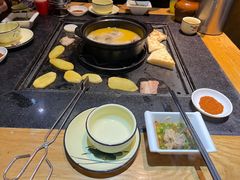 -有一锅·野生菌黑山羊腊排骨火锅(古城北门店)