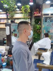 -阿兵荣辉美容理发有限公司