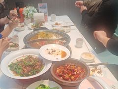 -阿瓦山寨·湘菜现炒·剁椒鱼头王(咸阳总店)