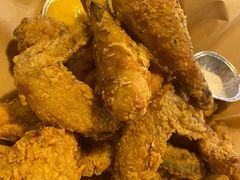 炸全鸡一半一半-富乐满韩国正宗炸鸡韩国料理(虹泉路店)