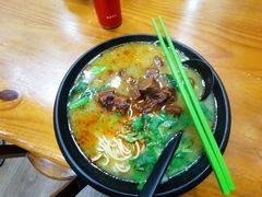 -志权牛肉面(灵山路店)