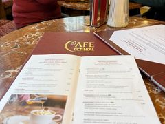 -中央咖啡馆