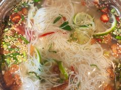 -良米山·云南野生菌过桥米线(上海首店)