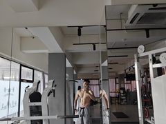 -GYMPLUS私教健身会馆(大悦城店)