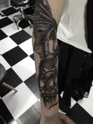 -Black Tattoo Studio