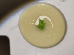 奶油西兰花土豆浓汤-缦云里花园餐厅