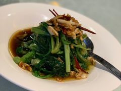 -鞍山大白鲨美食酒店