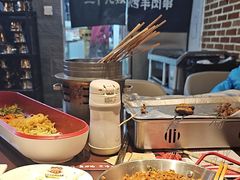 -三个大叔烤羊肉串·炭炉砂锅菜(西三旗店)