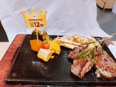 岩烧火焰安格斯厚切牛排-豪客来牛排(中华城店)