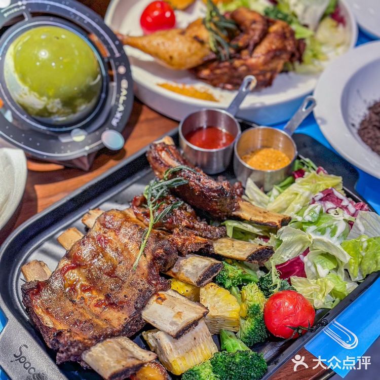 在上海!在宇宙中心用餐!!!