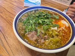 -云阿蛮云南生烫牛肉米线(奉贤路店)