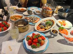 -雍容荟帝王蟹活龙虾展台自助(IFS黑金店)