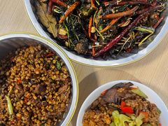 -老滇山寨•云南特色菜•地方菜•民族风情歌舞表演(金碧店)