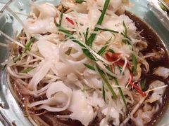 -王朝大酒店徐汇店-地面停车场