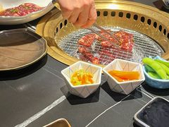 -山川小町·极番烧肉(新地假日广场店)