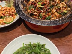 -老滇山寨•云南特色菜•地方菜•民族风情歌舞表演(金碧店)