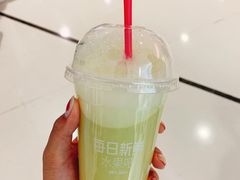 番石榴雪梨汁-每日新鲜水果吧(南京东路店)