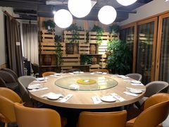 包厢-日进一片海.生腌海鲜火锅.宵夜烧烤(三里屯总店)