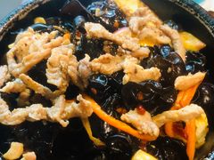 鱼香肉丝石锅-朝汉美食村(滏东总店)