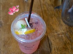 气泡水-Cheevit Cheeva(Sirimangkalajarn)