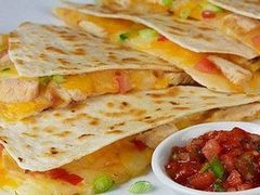 grilled-chicken-quesadilla-Rural Tequila墨西哥餐厅(东川路店)