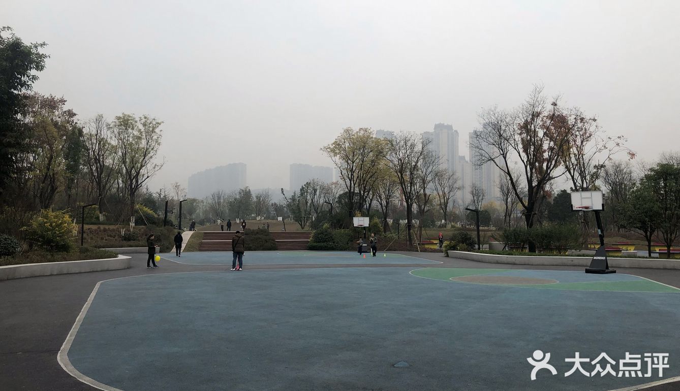 周末下午游玩好去处。直接导航即可，路边停车