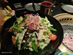 -山川小町·极番烧肉(新地假日广场店)