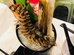 -鲜入围煮花胶鸡海鲜火锅