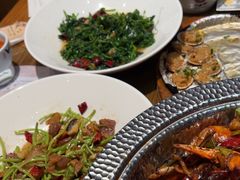 -黄泥岗·地道湖北菜(奥特莱斯店)