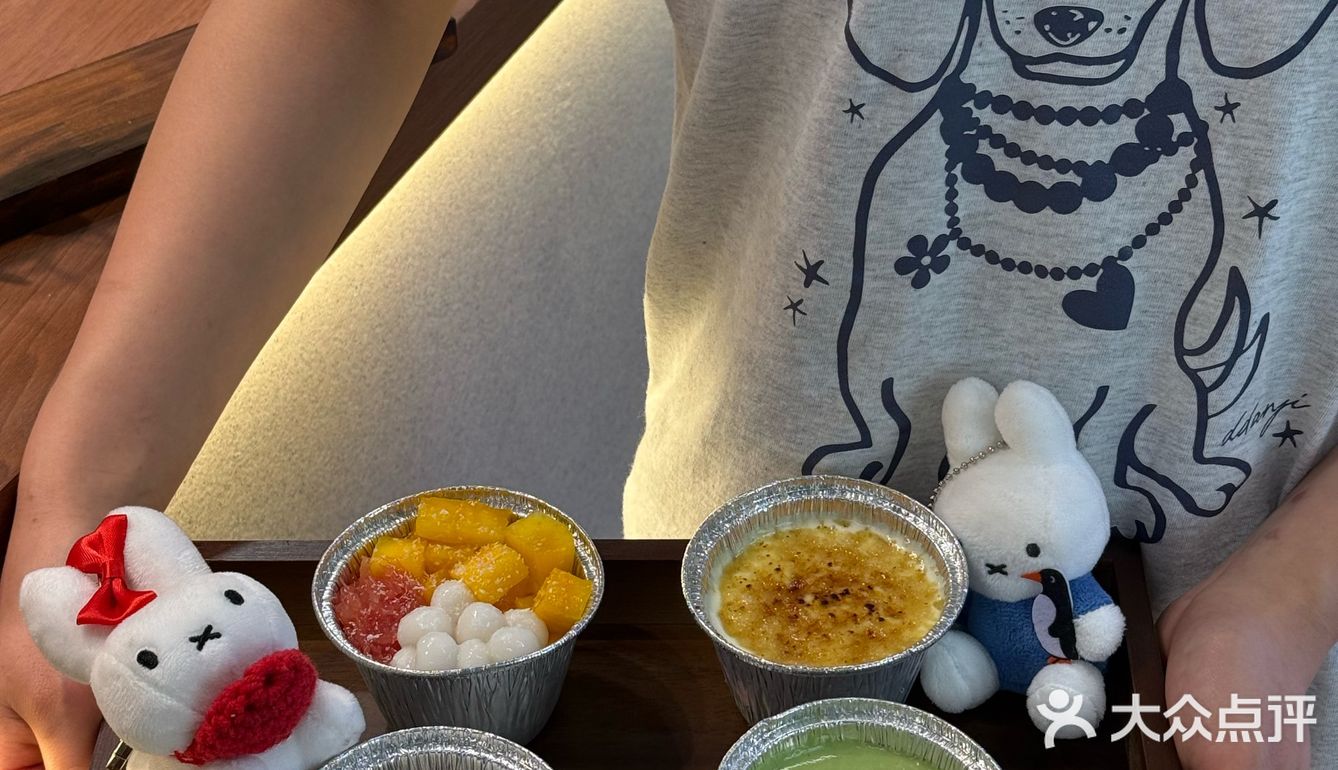 杭州！！吃到了漂亮的双皮奶哟^_^