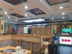 大堂-咱屯子铁锅炖直营店(保利店)