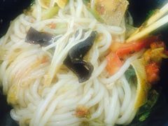 剁椒温拌米线-碗主炭烧米线(交大二村店)