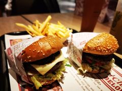 -The Habit Burger Grill 哈比特汉堡(复兴soho店)