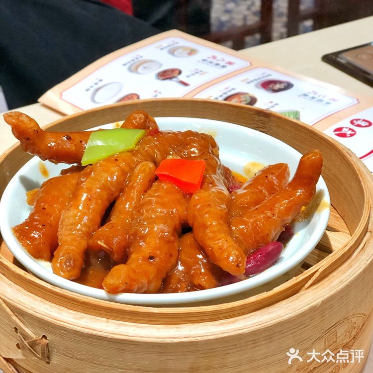 中山公园又现排队王，正宗广式茶点，现点现蒸，口味很嗲