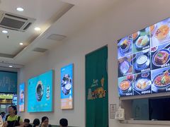 大堂-广信牛奶甜品世家(台东店)