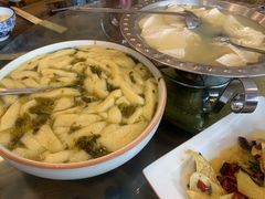 -石磨豆花家常菜·牦牛排土火锅