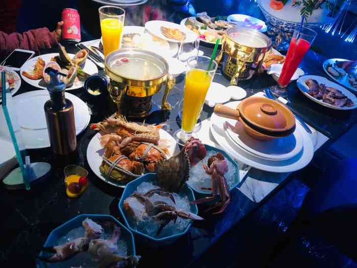 臻享·瓯韵高级自助餐厅-"打卡温州最贵的海鲜自助餐?瓯江边,停.