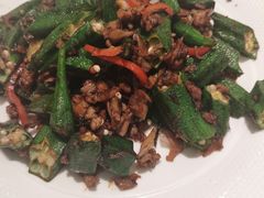 甜梅菜肉沫炒秋葵-太兴餐厅(东方广场分店)