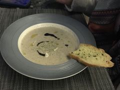 -卡普里披萨·牛扒·下午茶