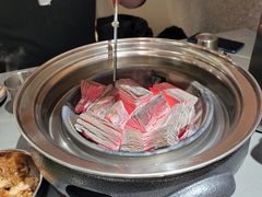 -围炉肉舍•炭烤活鳗•丹东海鲜烤肉(步行街店)