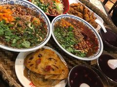 -爆炸头阿姨小四川正宗川味小吃(无任何分店)