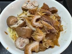 -松树干拌面店